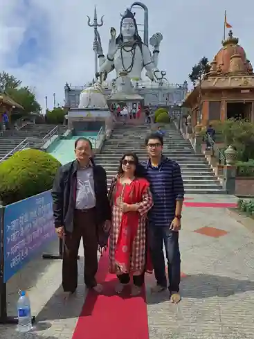 Couple enjoying Yumthang Valley North Sikkim tour