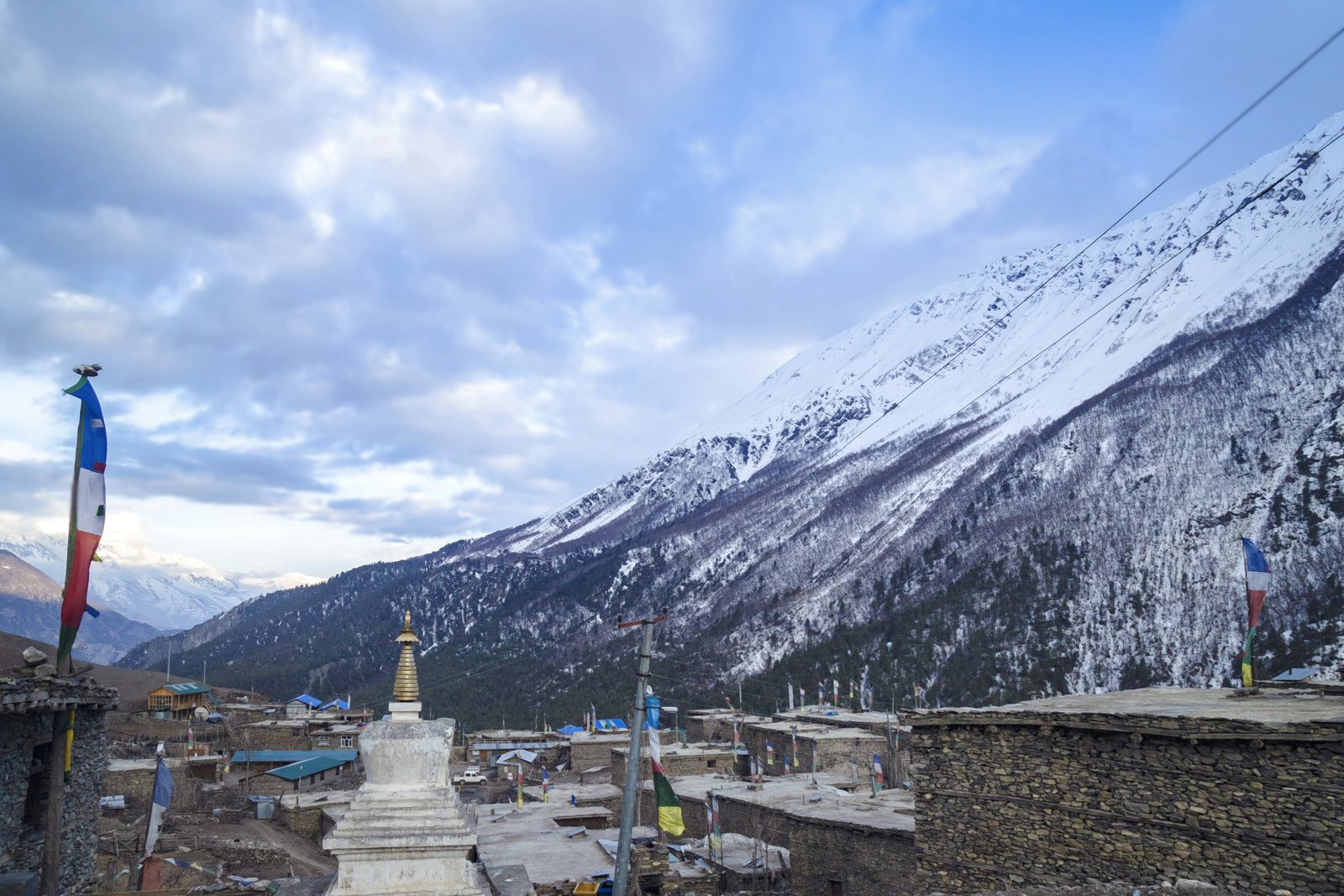 Scenic mountain landscapes on the way to Nepal